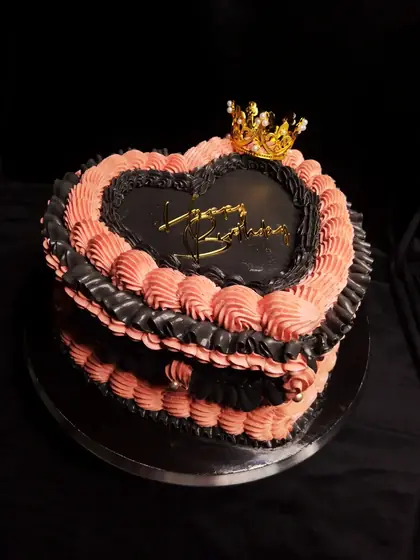 Vintage torta srce sa krunom