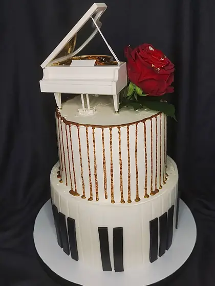 Piano torta sa ružom