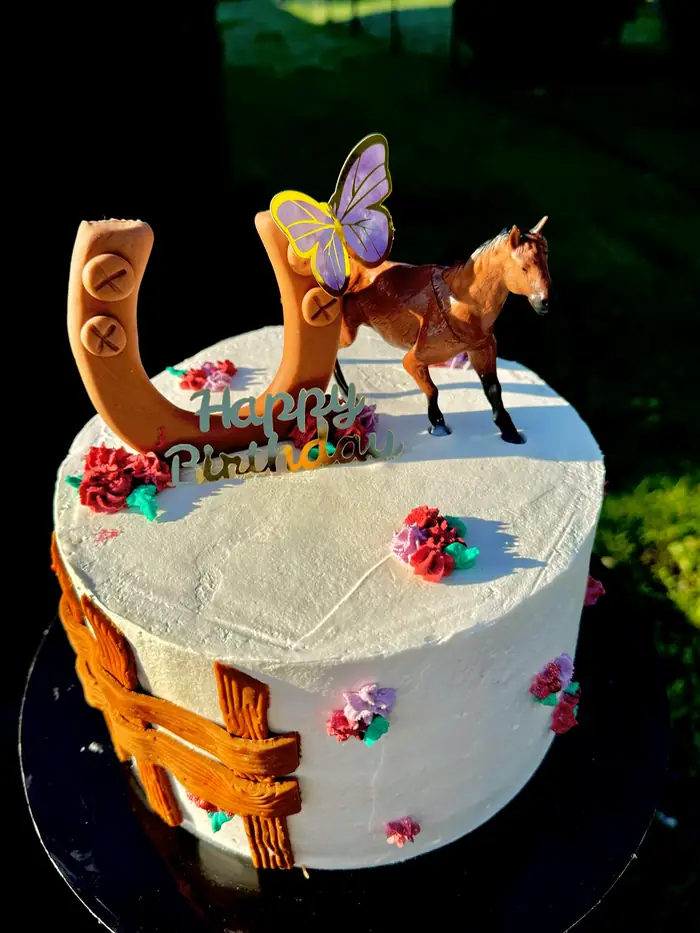 Torta Konjić: Za malu jahačicu